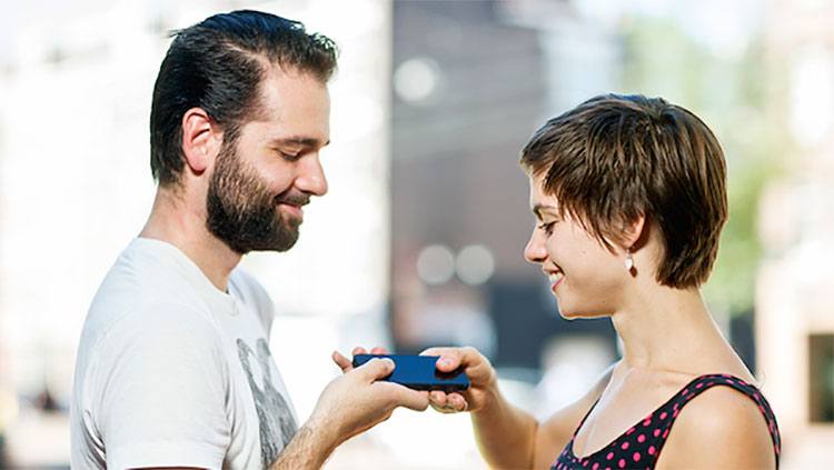 6 Funky Mobile Games for Couples